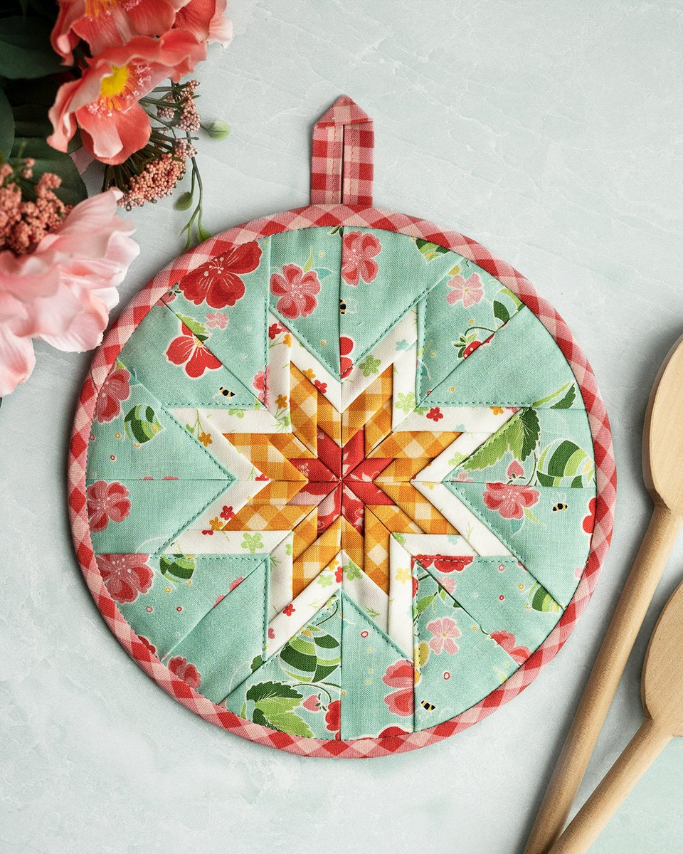 Folded Star Hot Pad Pattern by Plum Easy Patterns – SewitUp